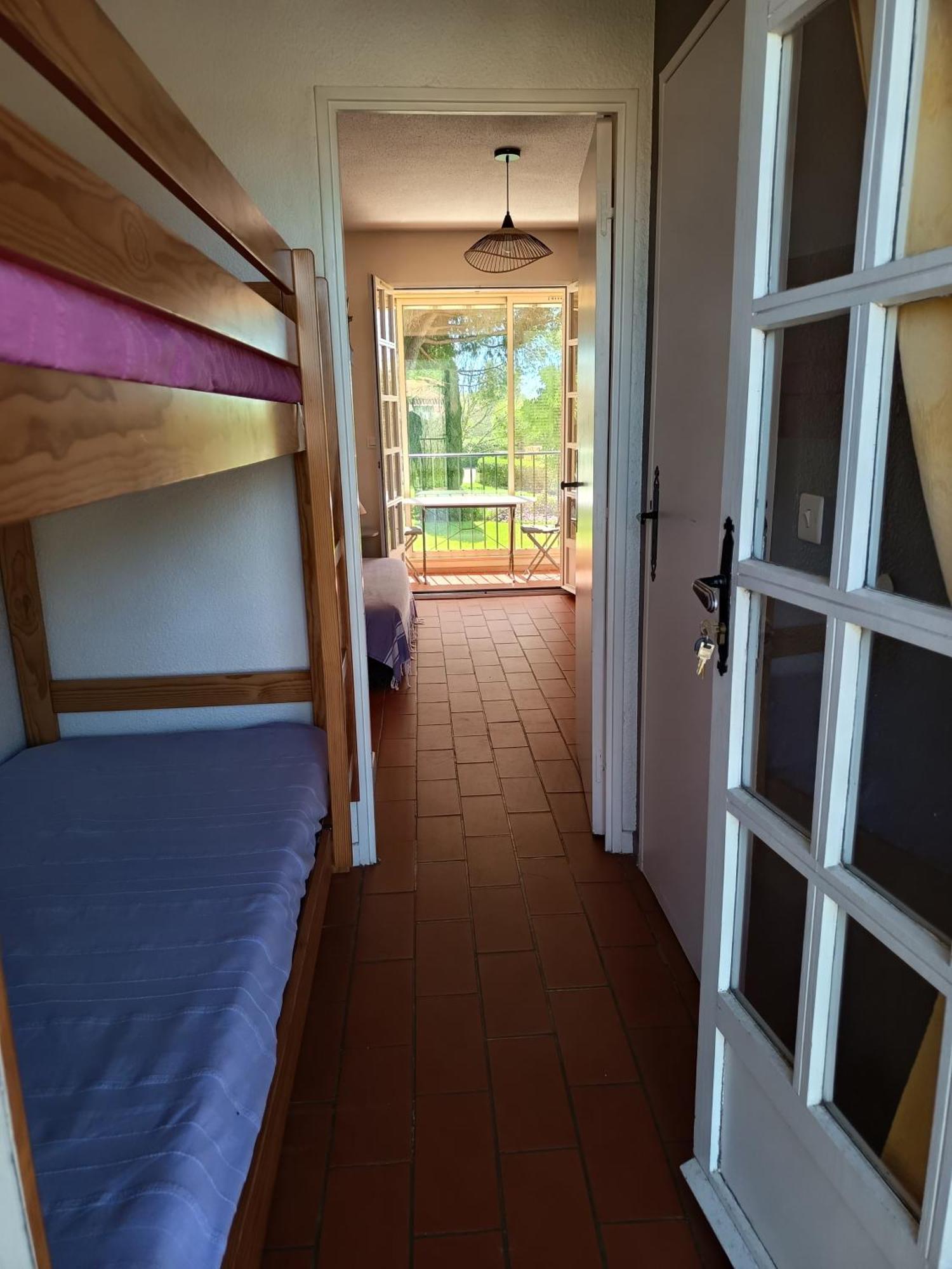 לה-לונד-לה-מורה Agreable Studio Cabine Proche Mer מראה חיצוני תמונה